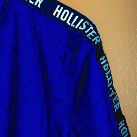 EUC HOLLISTER Men's Short Sleeve Tee - Picture 3 of 5